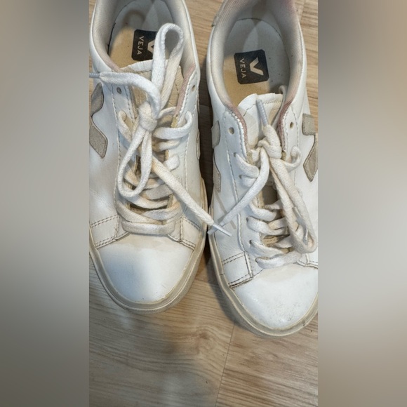 Veja Women's White and Tan Sneakers - Picture 5 of 6